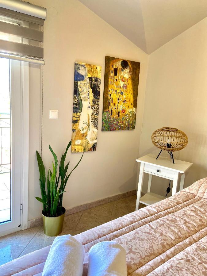 Valeria'S Apartment 阿尔戈斯托利翁 外观 照片